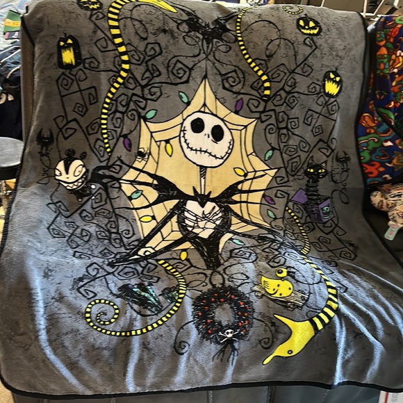 Nightmare Before Christmas Throw Blanket - Picture 2 of 3